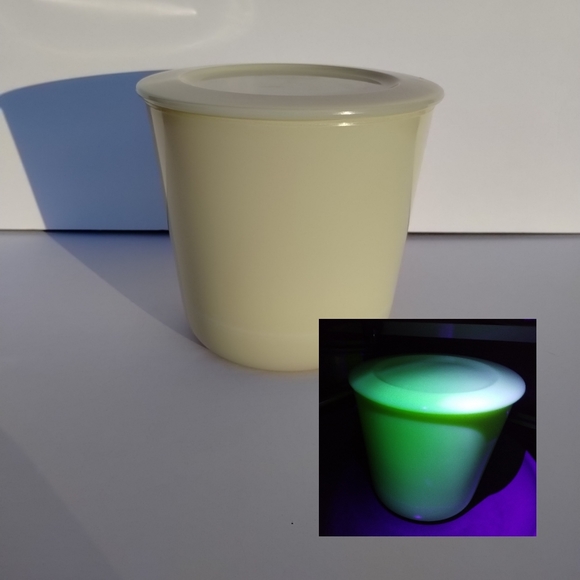 Vintage McKee custard glass refrigerator canister w/ lid round grease jar GLOWS - Picture 1 of 14